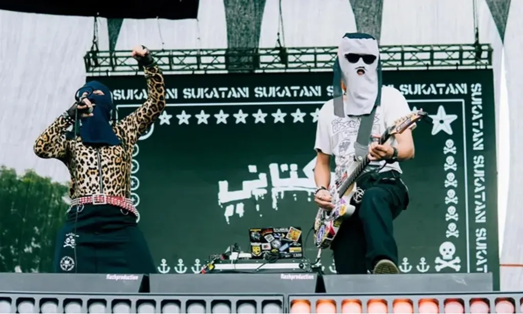 <p>DPR Minta Sanksi Tegas Polisi Intimidasi Band Sukatani</p>