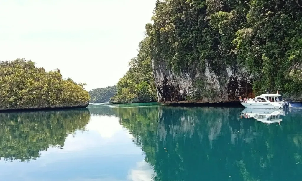 <p>Optimisme Kaimana Kembangkan Ekowisata Setara Raja Ampat</p>