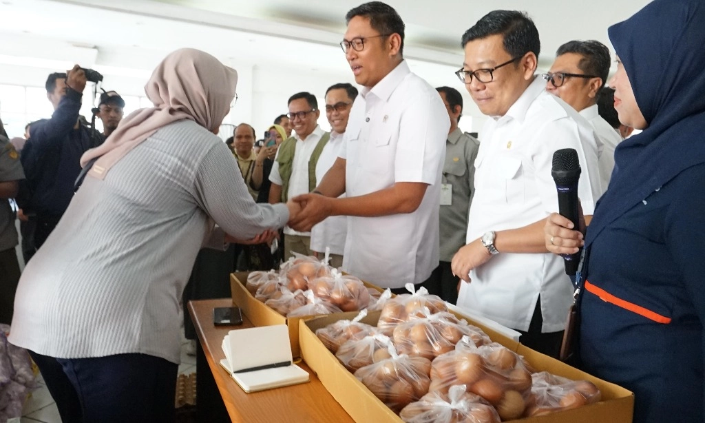 <p>Harga Pangan Masih Mahal, Wamentan Minta Masyarakat Jangan FOMO Jelang Ramadan</p>