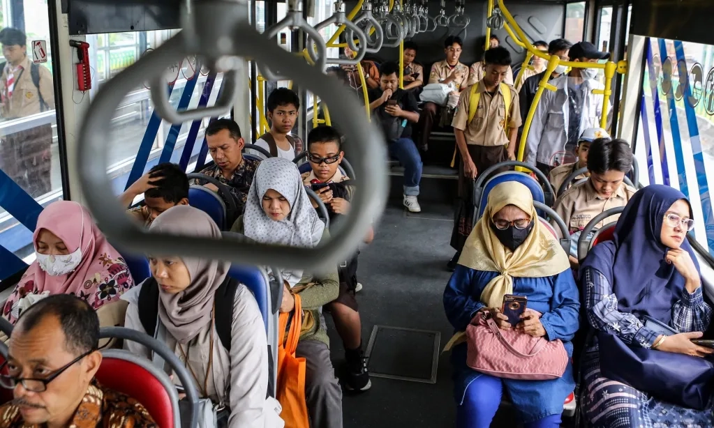 <p>Transjakarta Sediakan Takjil Gratis Di 14 Koridor</p>