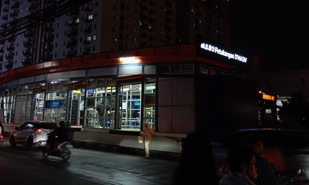 <p id="isPasted">Selebrasi 22 Tahun, D&rsquo;MASIV Klaim Nama Halte Transjakarta Petukangan</p>