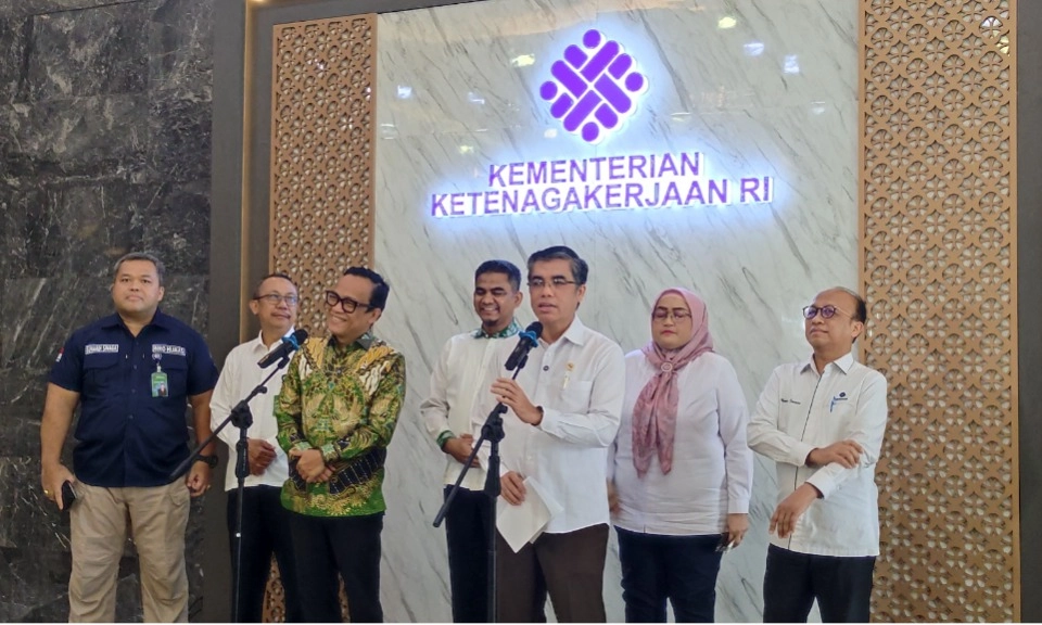 <p id="isPasted">Kemnaker Klaim THR Pekerja Sritex Bakal Cair, Plus JKP dan JHT</p>