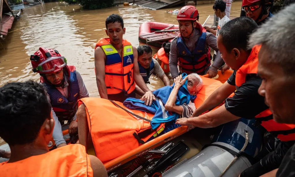 <p>Kiat Hindari Penyakit Pasca Banjir</p>