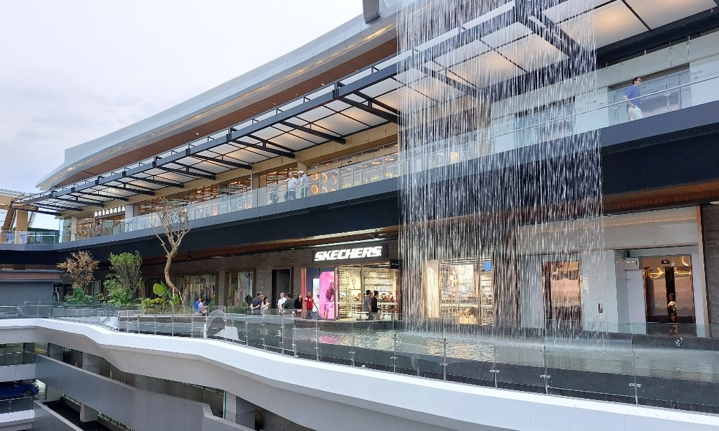 <p>Jakarta Premium Outlets, Destinasi Belanja Berkonsep Ramah Lingkungan</p>