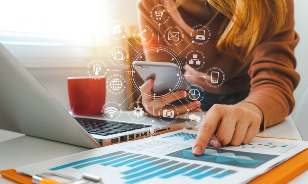 <p id="isPasted">Ingin Aman Ikuti Nasehat Keuangan Ala Finfluencer, Simak 4 Tips Ini</p>