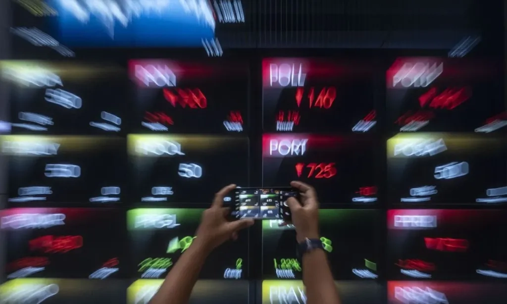 <p dir="ltr" id="isPasted">OJK Rilis POJK Derivatif Keuangan Pascaperalihan Tugas Dari Bappebti</p>