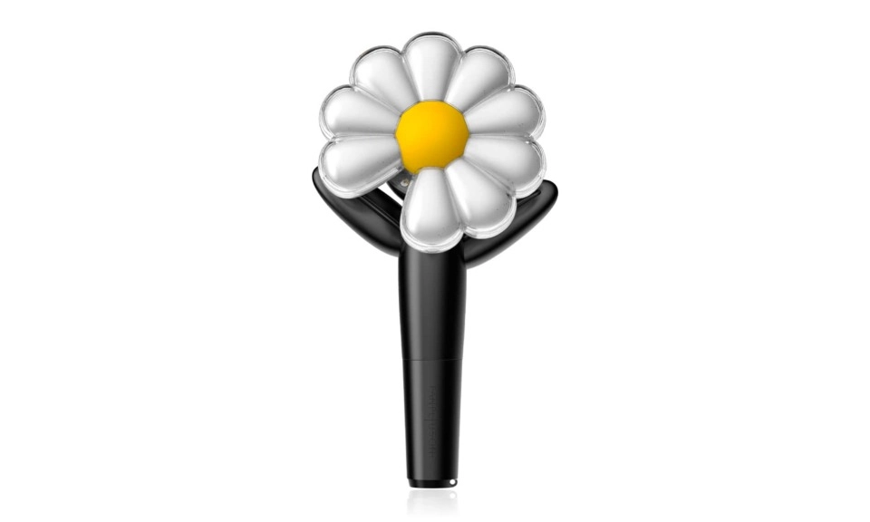 <p>G-Dragon Rilis <em>Lightstick</em> Unik Berbentuk Bunga Daisy </p>