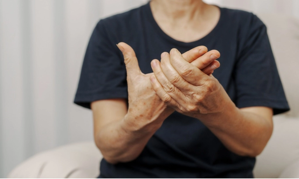 <p>Kenali Gejala Awal Parkinson</p>