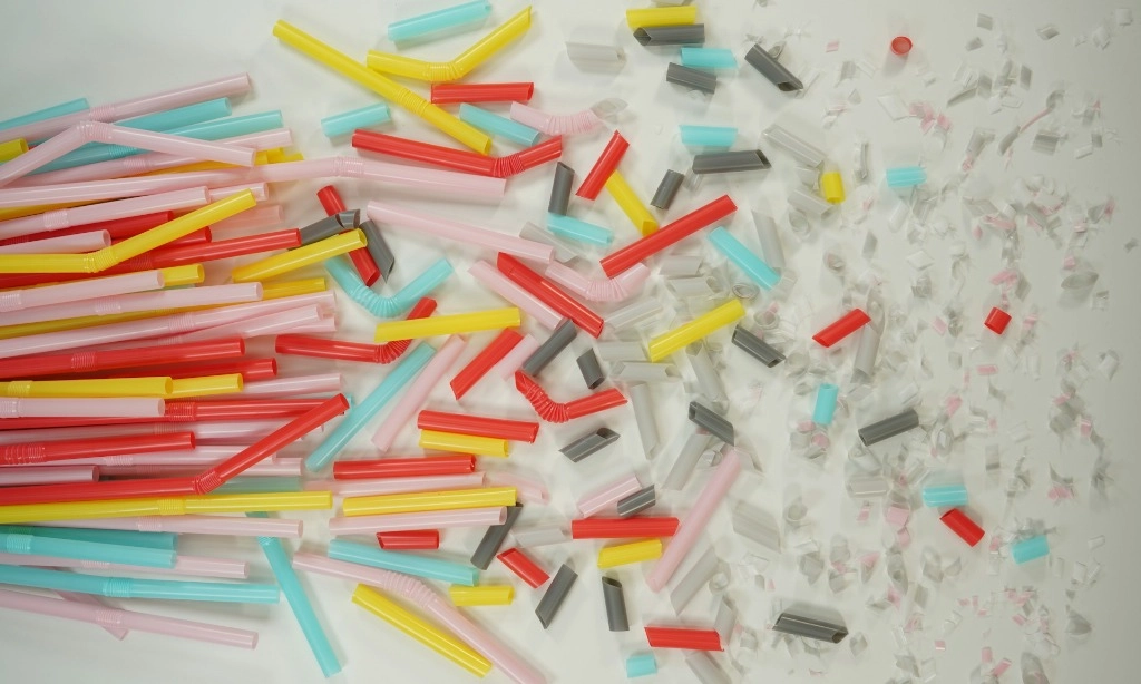 <p>Mikroplastik Membantu Bakteri Lebih Tangguh Menghadapi Antibiotik</p>