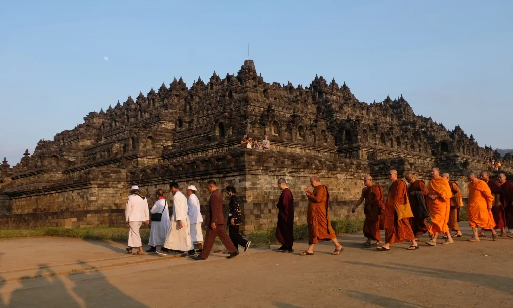 <p>Menag Harap Umat Buddha Tonjolkan Kesakralan&nbsp;</p>