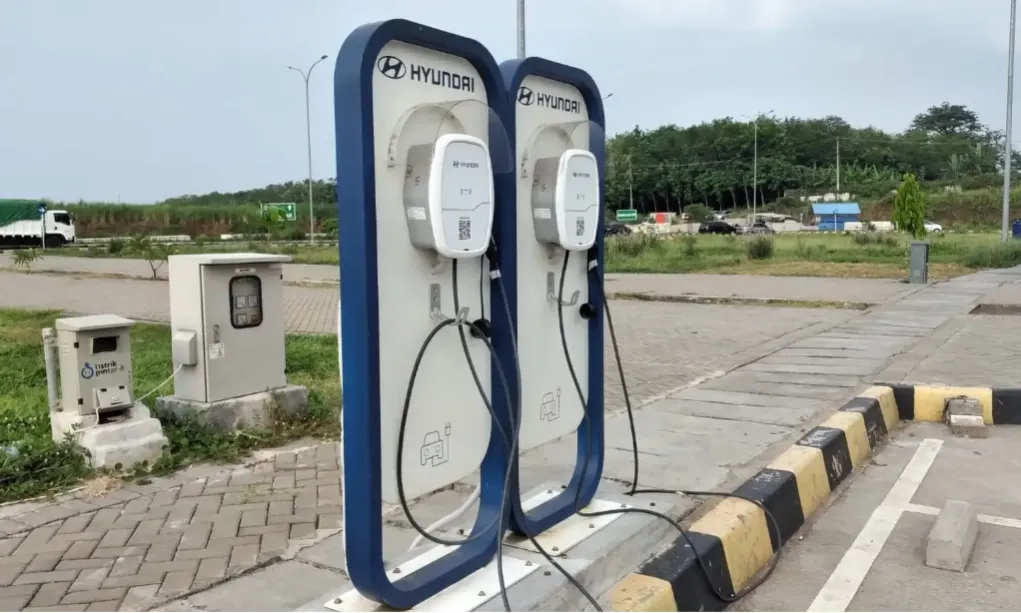 <p id="isPasted">Bos PLN Ungkap Kesiapan SPKLU Layani Pengguna EV Saat Mudik</p>