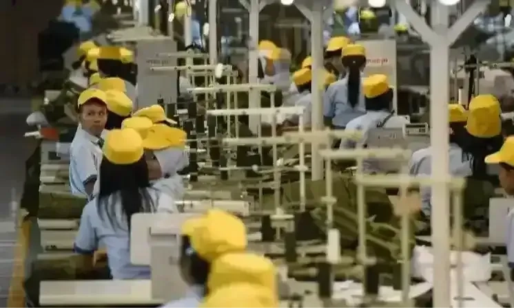 <p>Menaker: Investor Buka Peluang Kerja Kembali Bagi Eks Pekerja Sritex</p>