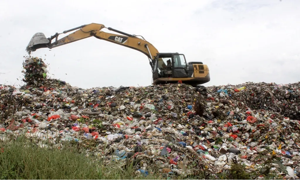 <p>Pelarangan <em>Open Dumping</em> Harus Dibarengi Upaya Mitigasi</p>