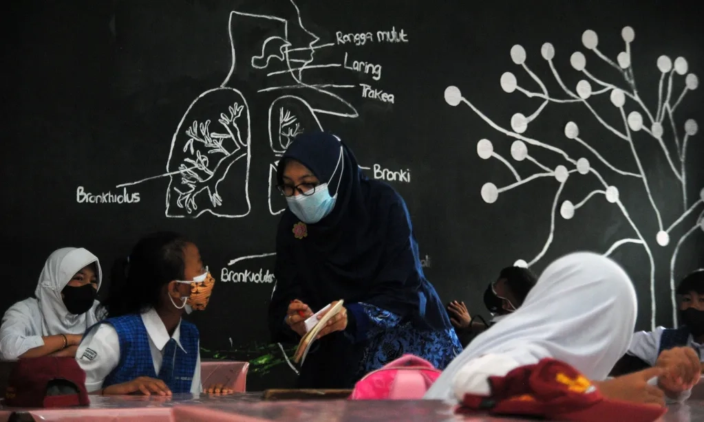 <p>Sekolah Rakyat Butuh 700 Guru Bersertifikat PPG</p>