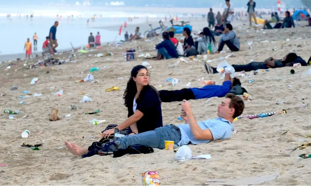 <p>Pentingnya Tata Kelola Sampah Tempat Wisata Di Libur Lebaran</p>