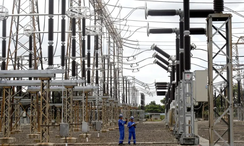 <p>PLN Pastikan Bahan Bakar Kelistrikan Aman Jelang Lebaran</p>