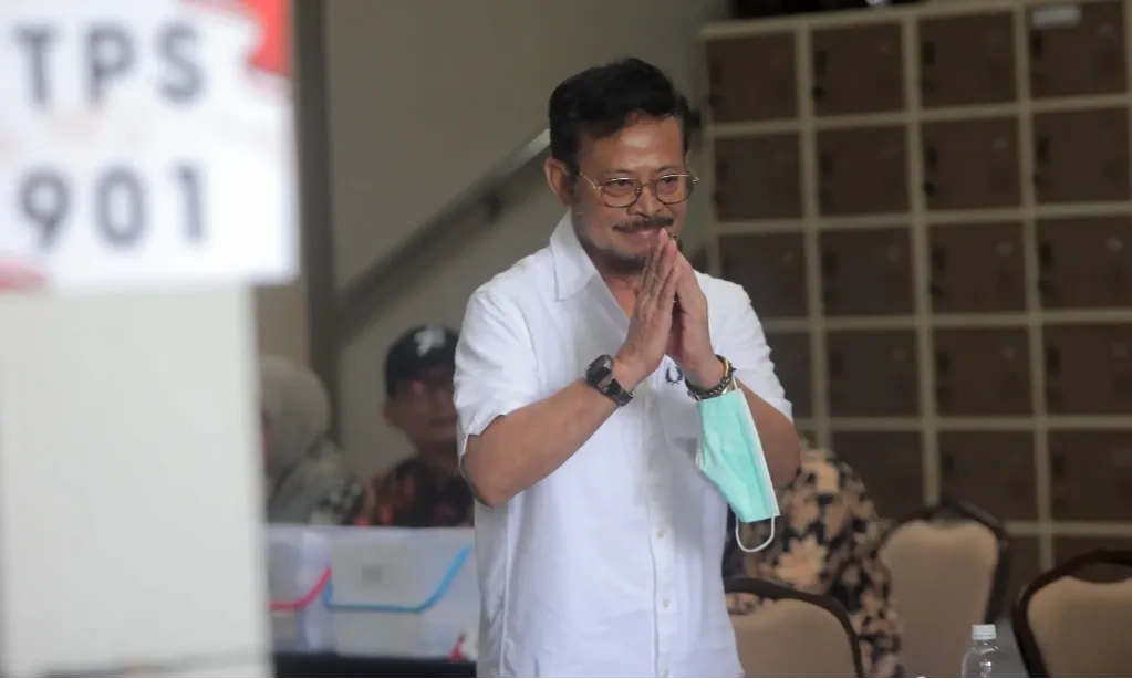 <p>KPK Duga SYL Pakai Hasil Korupsi Bayar Jasa <em>Visi Law Office</em>&nbsp;</p>