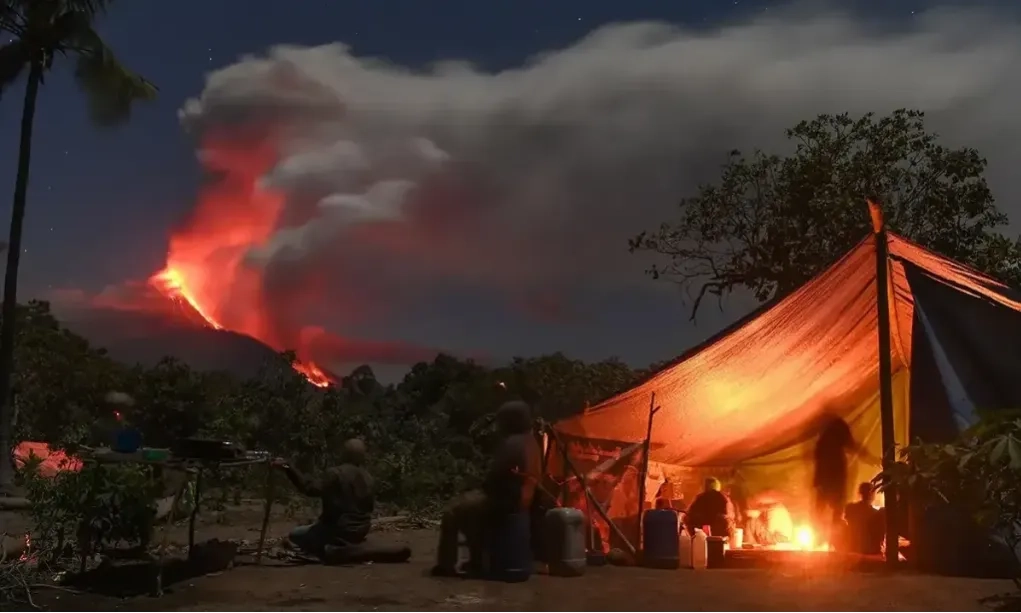 <p>Pengungsi Disiplin, Erupsi Lewotobi Tak Timbulkan Korban Jiwa</p>