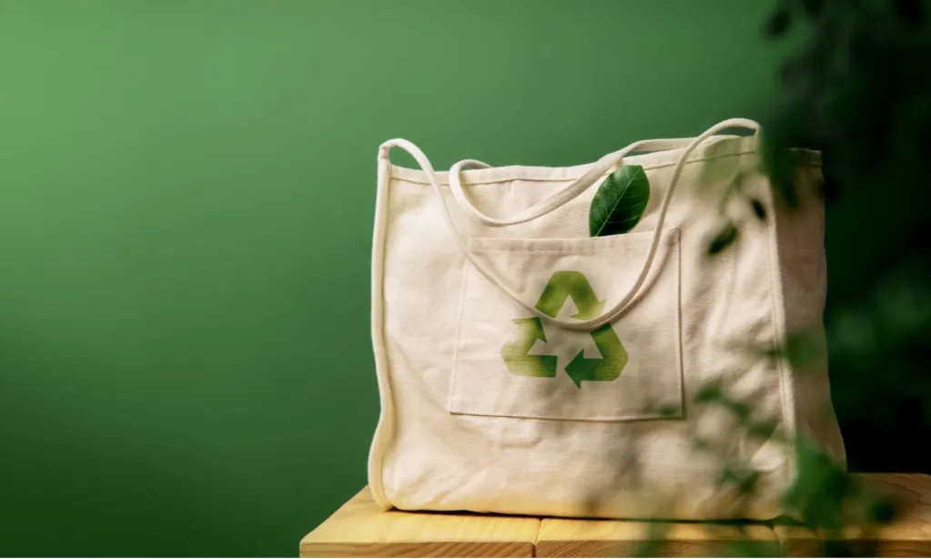 <p>Hari Bumi Dan Ironi Konsumerisme Hijau</p>