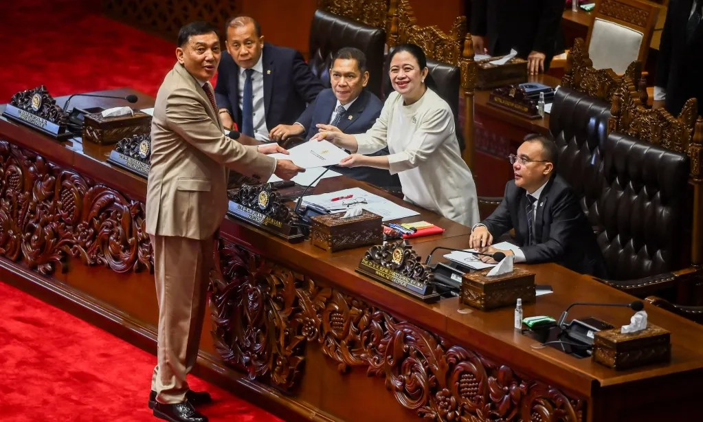 <p>Guru Besar UMY Sebut UU TNI Alarm Bahaya Bagi Kebebasan Sipil</p>