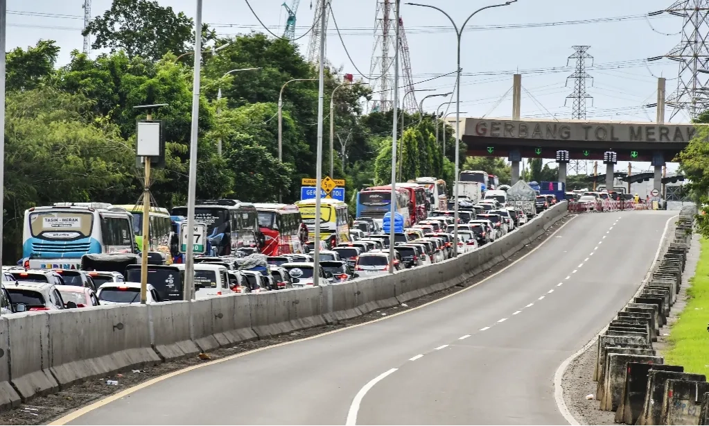 <p>Polisi Akan Tilang Pemudik Langgar Ganjil Genap</p>