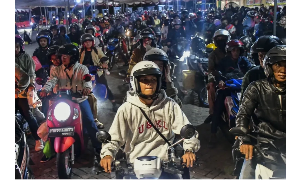 <p>Menhub Nilai WFA Urai Kemacetan Mudik Lebaran</p>