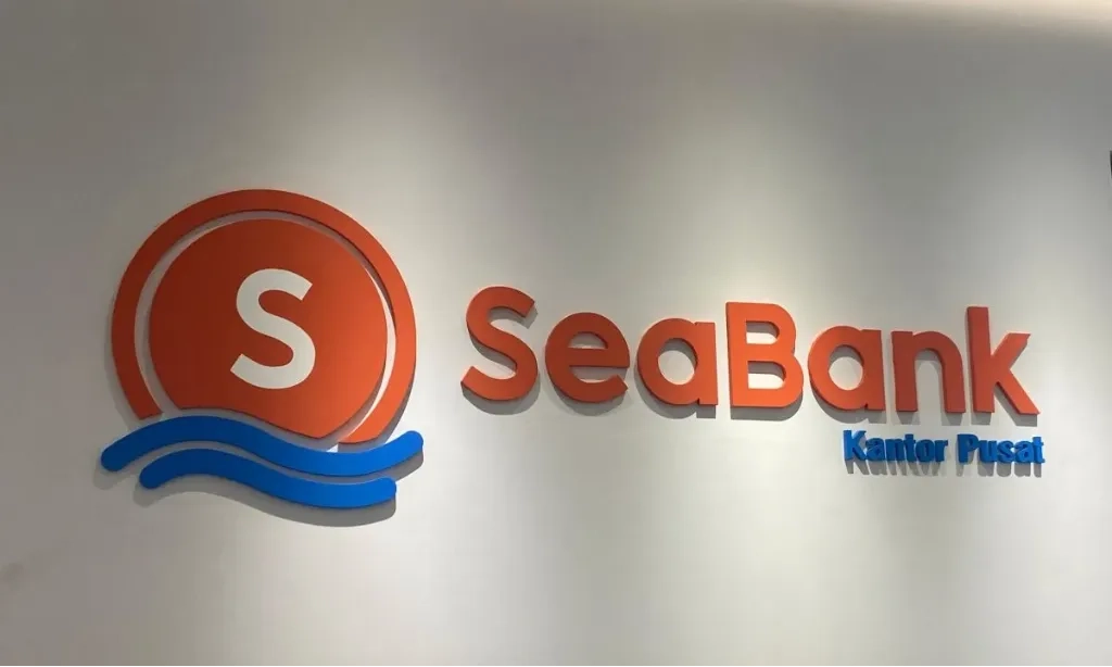 <p id="isPasted">Naik 57%, SeaBank Bukukan Laba Bersih Rp378,8 Miliar Di 2024</p>