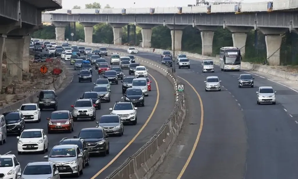 <p>H-7 Lebaran, 603.658 Kendaraan Tinggalkan Jabotabek</p>