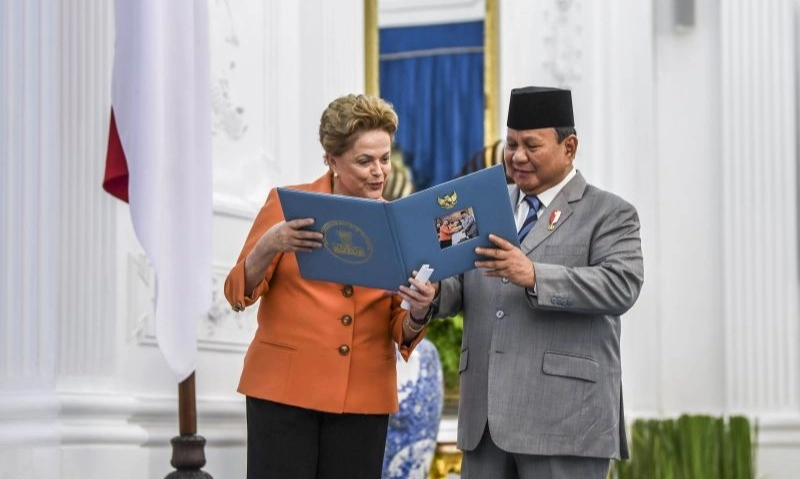 <p>Airlangga: Indonesia Diminta Berinvestasi Di New Development Bank BRICS</p>