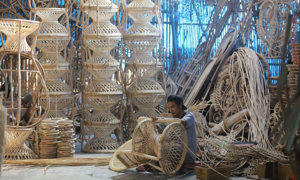 <p id="isPasted">Khawatir Dikuasai Impor, Industri Mebel Minta Pemerintah Kerek TKDN Jadi 80%</p>