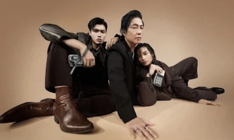 <p>Aksesori Dari Sebastian Gunawan Akan Warnai Peluncuran iPhone 16</p>