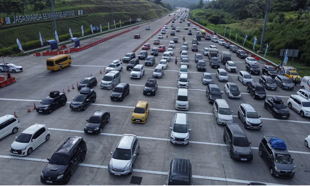 <p>Polri Imbau Pemudik Tak Sahur dan Buka di Bahu Jalan</p>