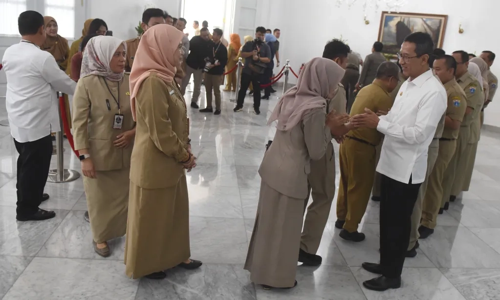 <p>Asal Usul Halalbihalal Dalam Budaya Islam Indonesia</p>