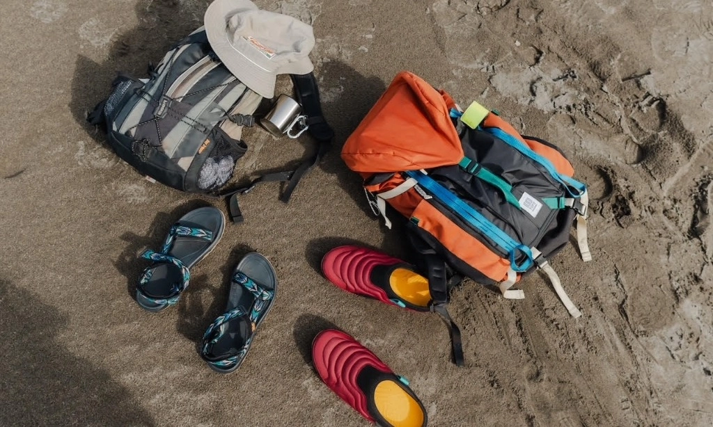 <p>Menjaga Gaya Dan Fungsi <em>Outfit&nbsp;</em>Saat Liburan Di Lingkungan Outdoor</p>