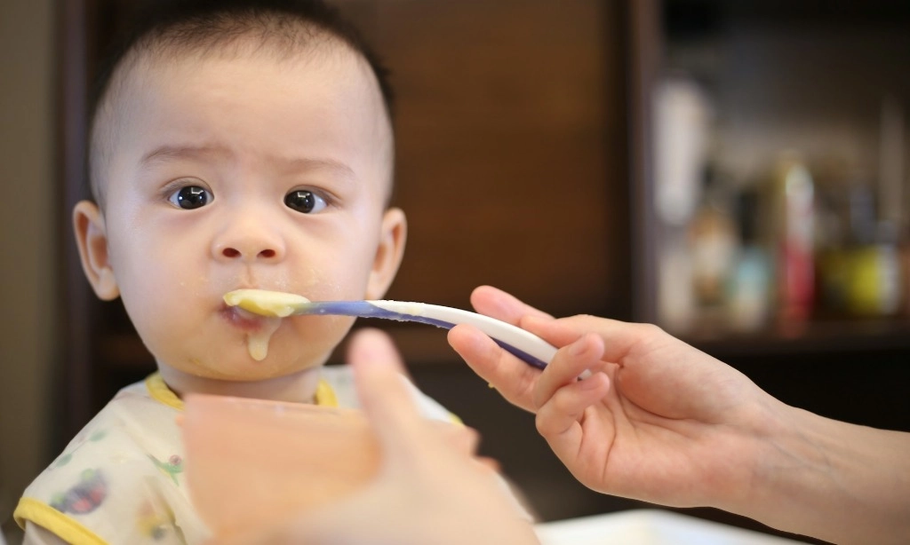 <p>Parents, Ini Langkah Sederhana Persiapkan MPASI Saat Liburan</p>