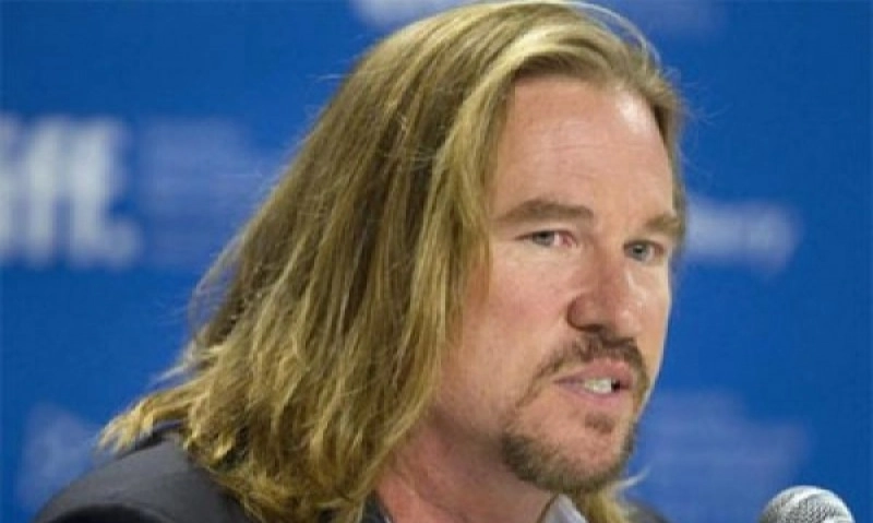 <p>Val Kilmer, Aktor Pemeran Jim Morrison dan Batman Tutup Usia</p>