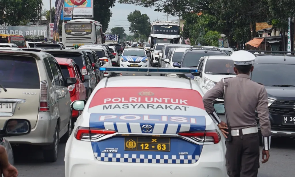 <p>Sering Disepelekan, Perkakas Ini Wajib Ada Mobil Saat Perjalanan Jauh</p>