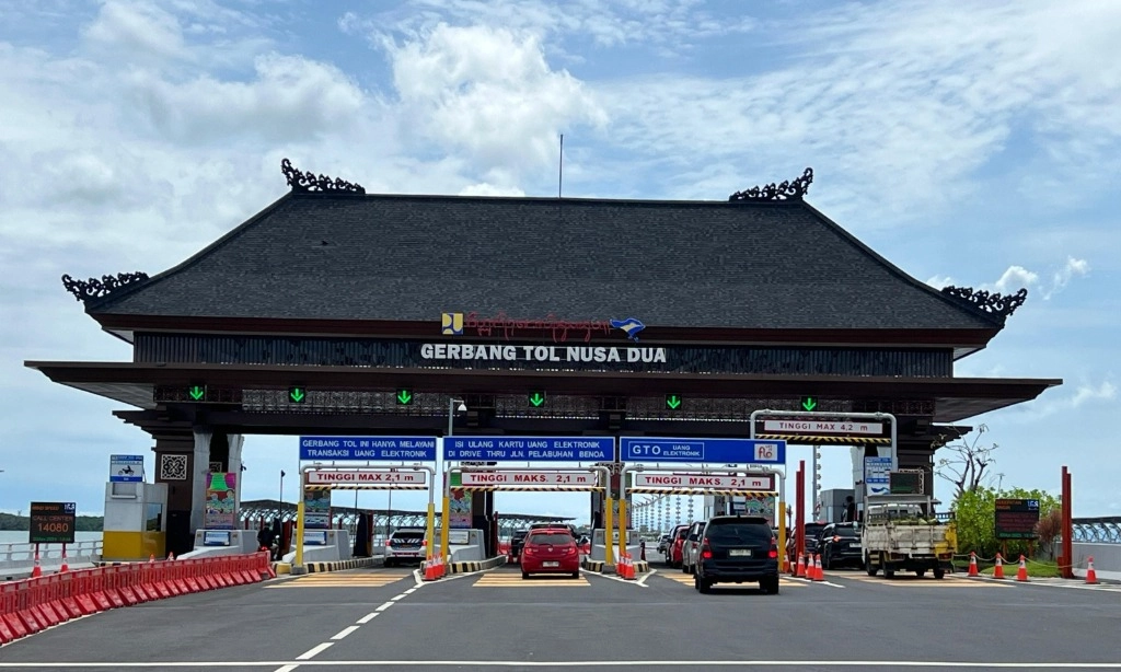 <p id="isPasted">H+3 Idulfitri, Jasamarga Nusanara Catat Kenaikan Lalin Di Tiga Ruas Tol Di Regional Nusantara</p>