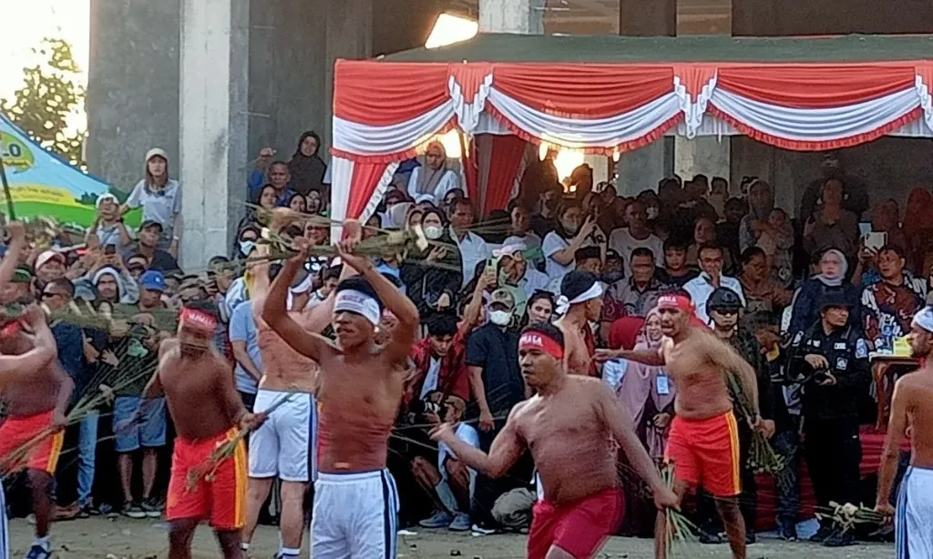 <p>Ratusan Personel TNI-Polri Jaga <em>Pukul Manyapu</em> Hari Ini Di Maluku</p>