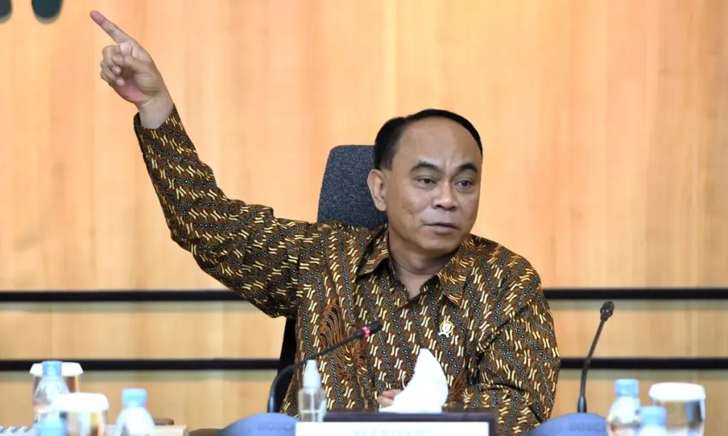 <p id="isPasted">Menkop Yakin Kopdes Merah Putih Bisa Jadi Kunci Saat Gejolak Ekonomi Global</p>