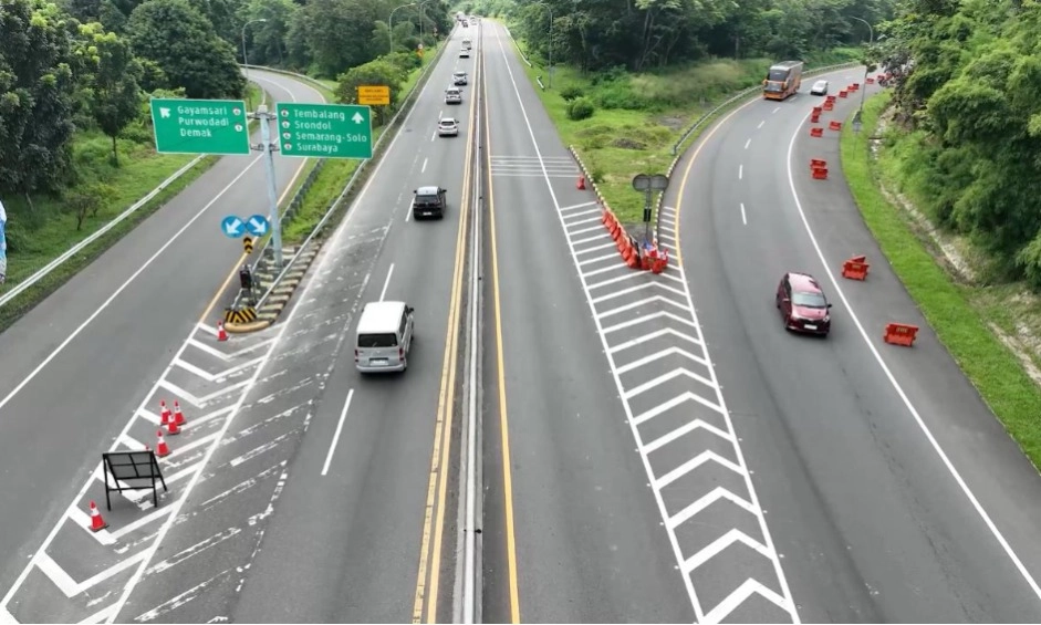 <p id="isPasted">Jalur Penghubung Pulau Jawa Catat Ada 63.787 Kendaraan Tinggalkan Semarang</p>