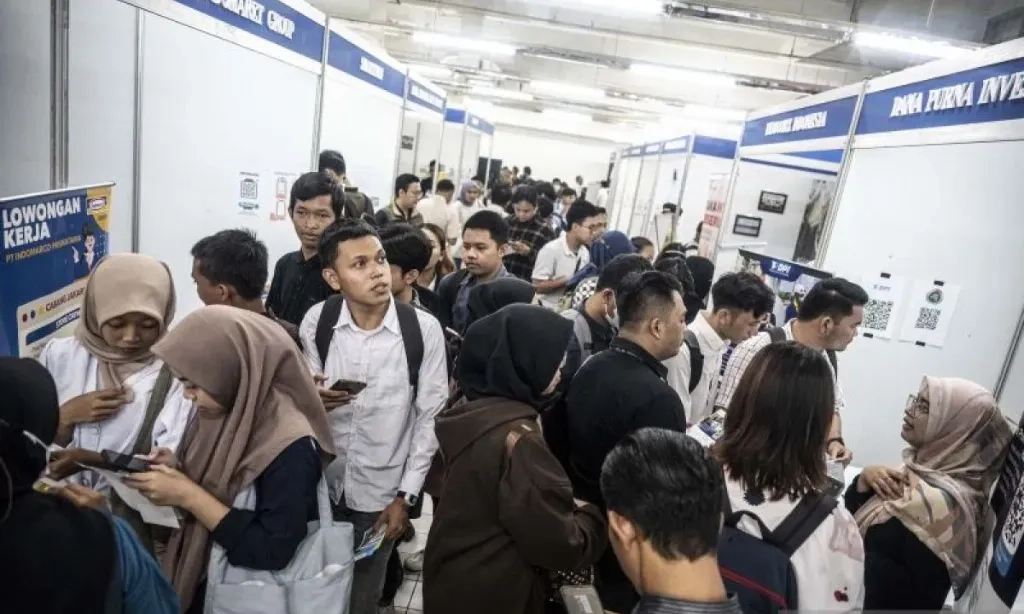 <p dir="ltr" id="isPasted">Menagih Janji Tersedianya 19 Juta Lapangan Kerja</p>