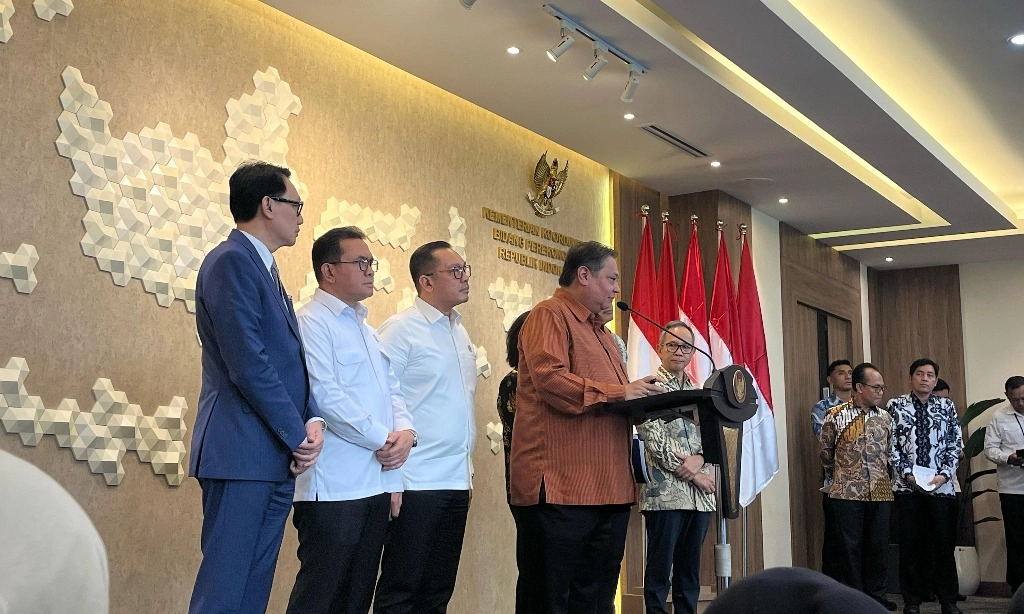 <p dir="ltr" id="isPasted">Indonesia Bakal Buka Keran Impor US$18-19 Miliar Buat AS</p>