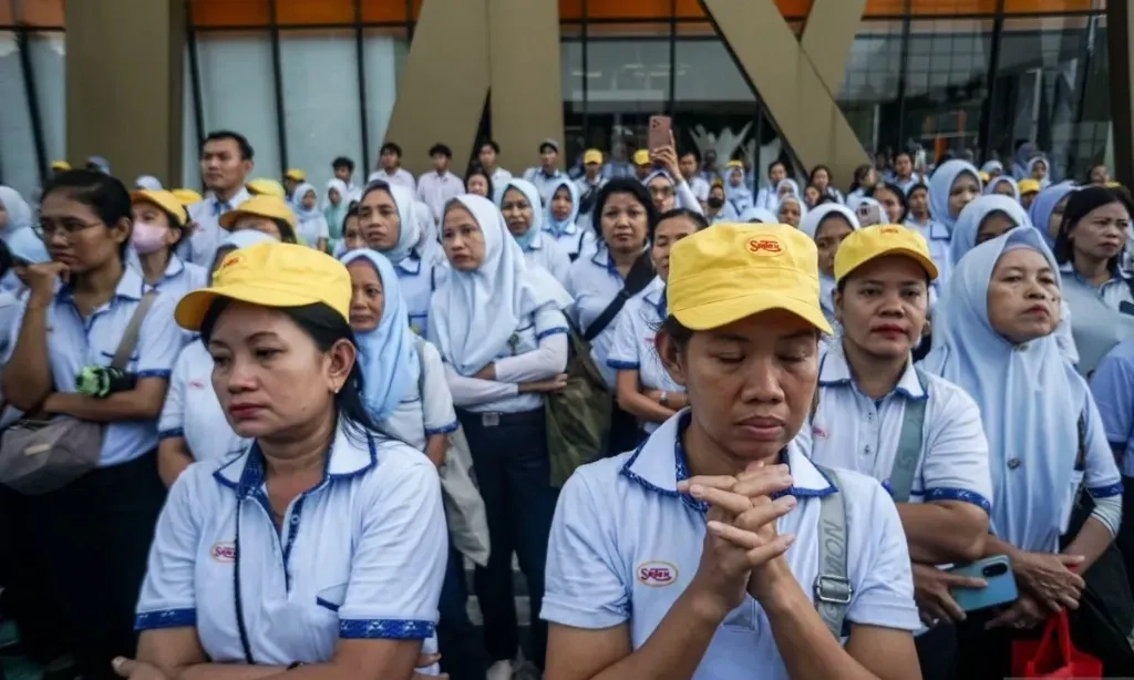 <p dir="ltr" id="isPasted">Makin Marak, Airlangga: Pemerintah Tengah Matangkan Satgas PHK</p>