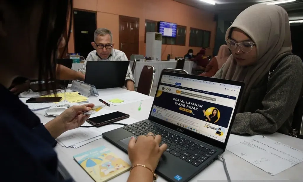 <p dir="ltr" id="isPasted">Tumbuh 3,26%, DJP Catat Jumlah Laporan SPT Capai 13 Juta</p>