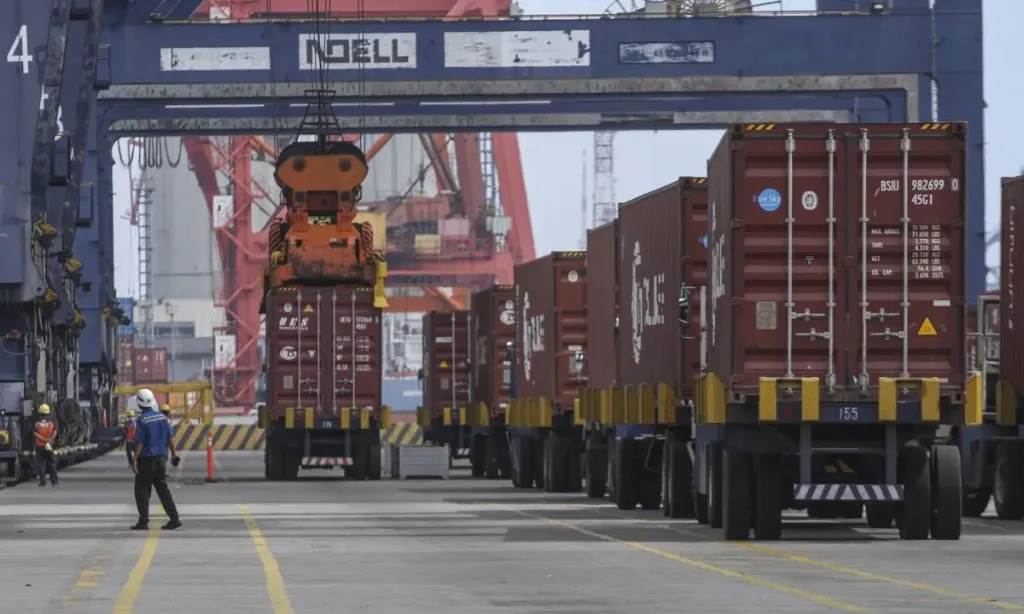 <p dir="ltr" id="isPasted">BPS: Surplus Neraca Perdagangan RI Maret 2025 Naik Jadi US$4,33 M</p>