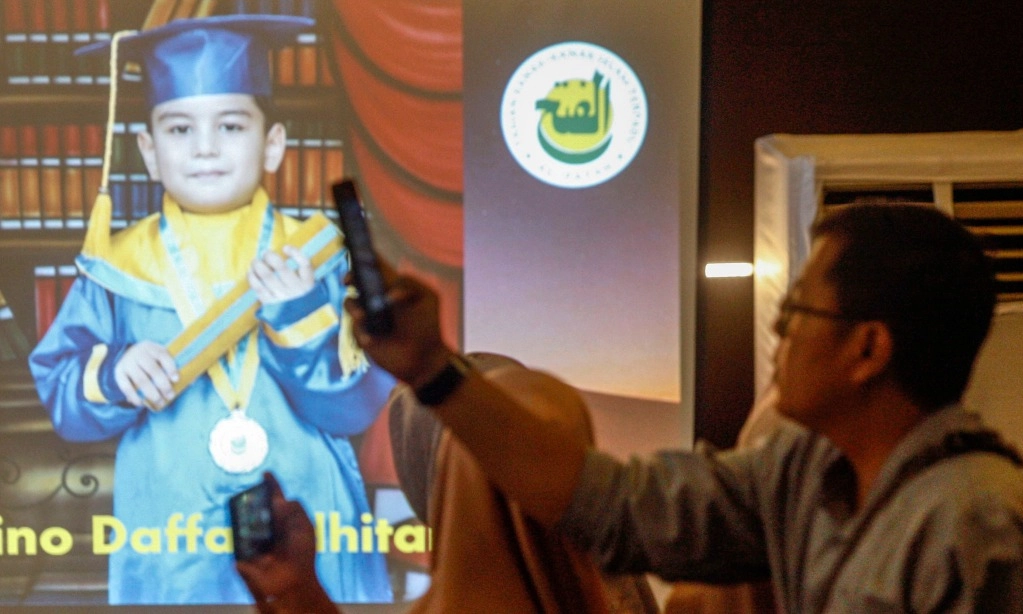 <p>Pesta Perpisahan Dilarang Diadakan Di Luar Sekolah</p>