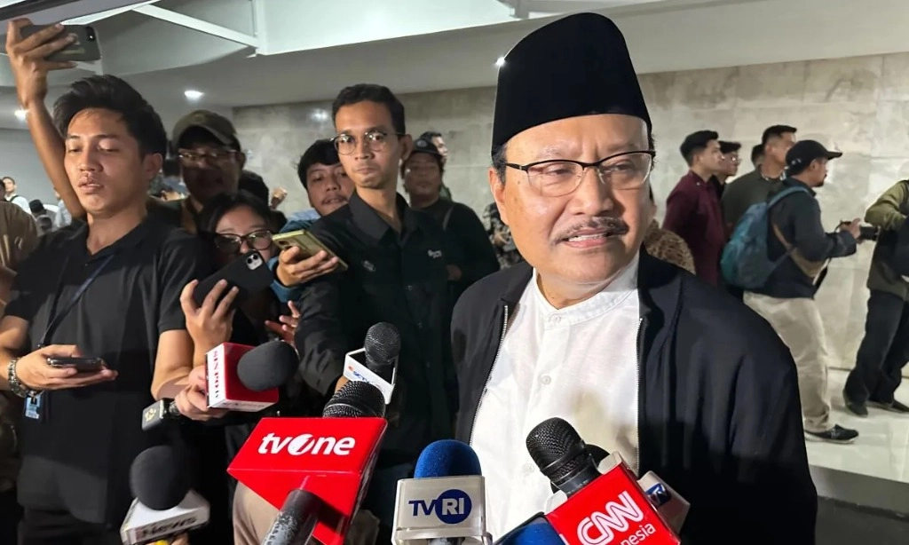 <p>Mensos Dengar Suara Tolak Soeharto Jadi Pahlawan Nasional</p>