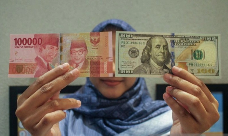 <p id="isPasted">Rupiah Perkasa Di Tengah Kegelisahan Pasar Soal Trump</p>