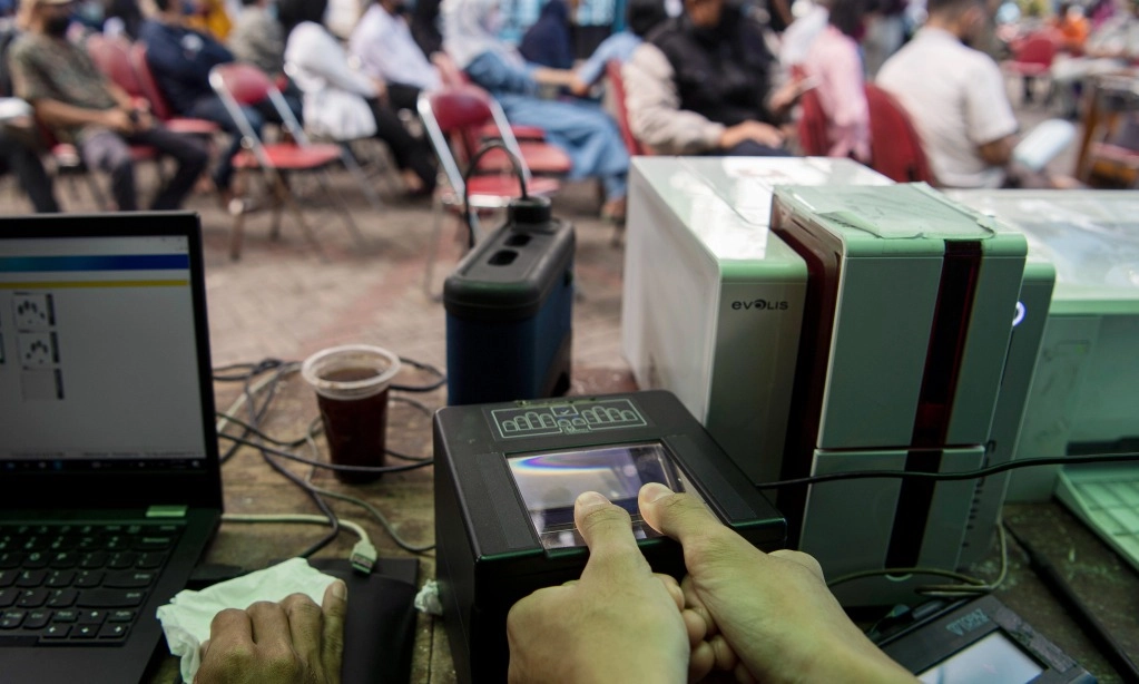 <p>Mendagri Minta IT NIK Tak Mudah Dibobol</p>